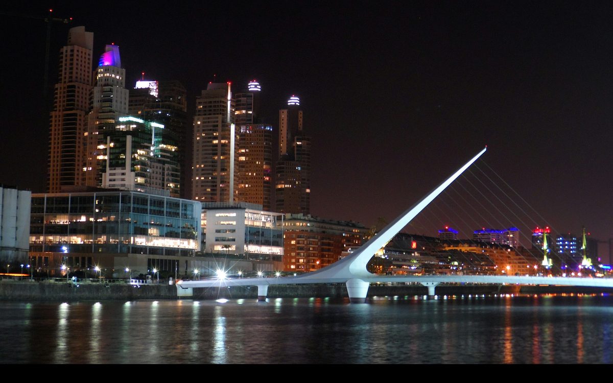 Puente de la Mujer de noche, Puerto Madero, Buenos Aires